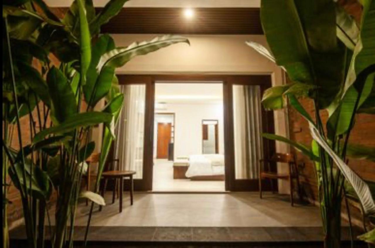 Griya Shanti Suites ซานูร์ ภายนอก รูปภาพ
