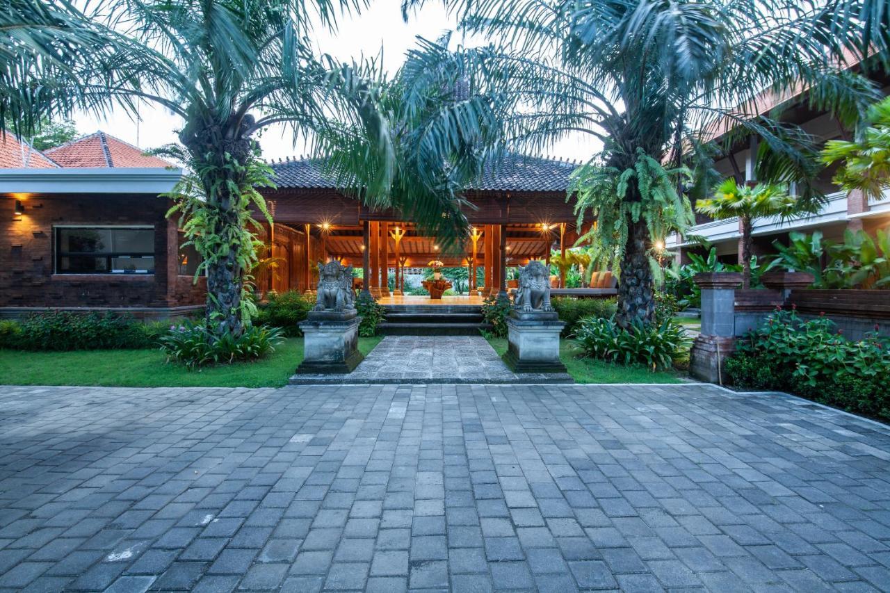 Griya Shanti Suites ซานูร์ ภายนอก รูปภาพ