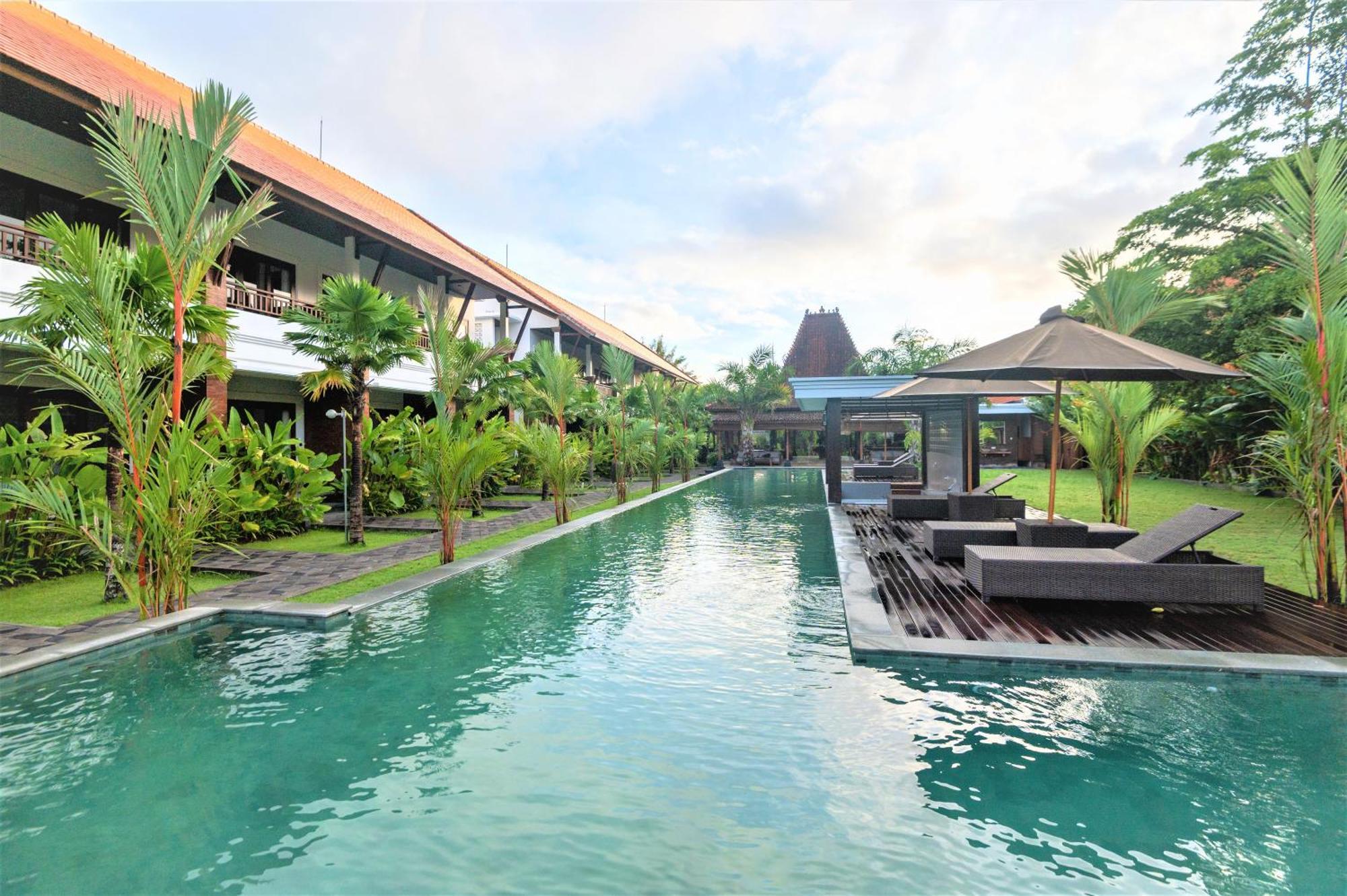 Griya Shanti Suites ซานูร์ ภายนอก รูปภาพ